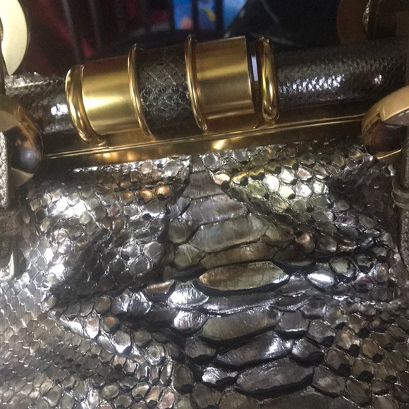 Authentic Oscar De La Renta Handbag - Picture 7 of 11